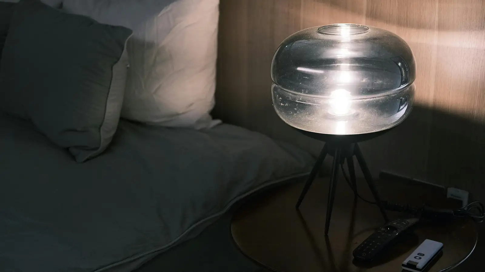 Minimalist black table lamp